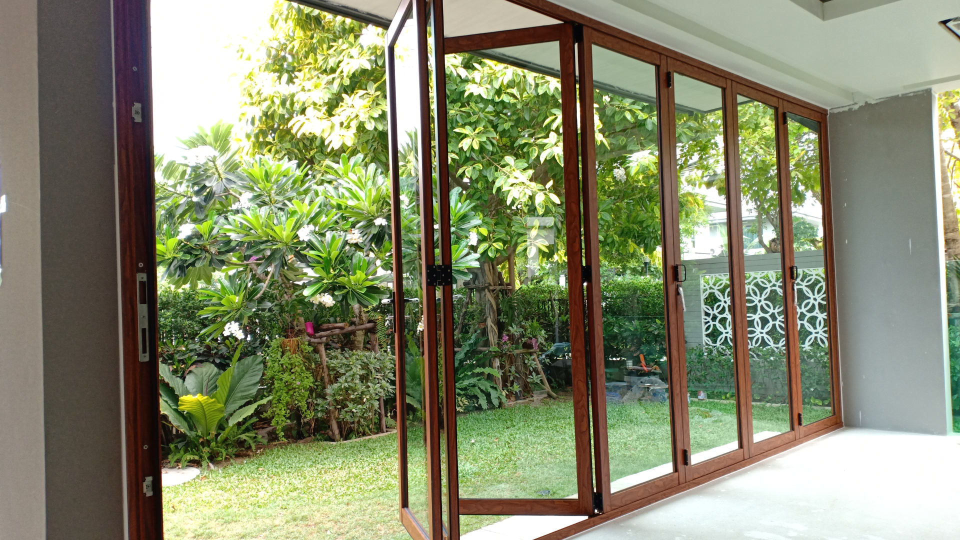 installation stores La Londes les maures
