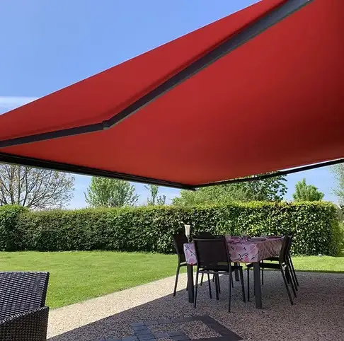 Modernisation d�une terrasse avec stores ext�rieurs motoris�s � Six-Fours-les-Plages